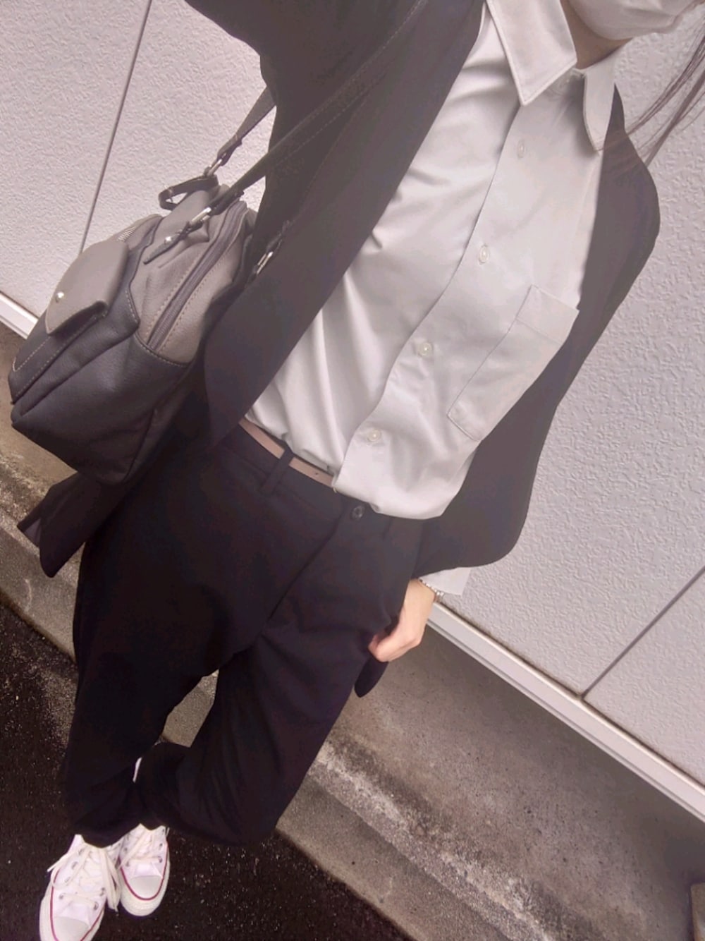 「シンプル、今日のコーデ、おしゃれさんと繋がりたい、大人コーデ、低身長コーデ、キレイめ、コンバース、骨格ストレート、女性が着るメンズファッション、モノトーン、ZARA、plusone、ジャケット、かっこいい、GU」｜「CONVERSE ALL STARのアイテム（スニーカー、ホワイト系）」を使った、水島 明さん（レディース・156cm）の秋コーディネートの1枚目の写真