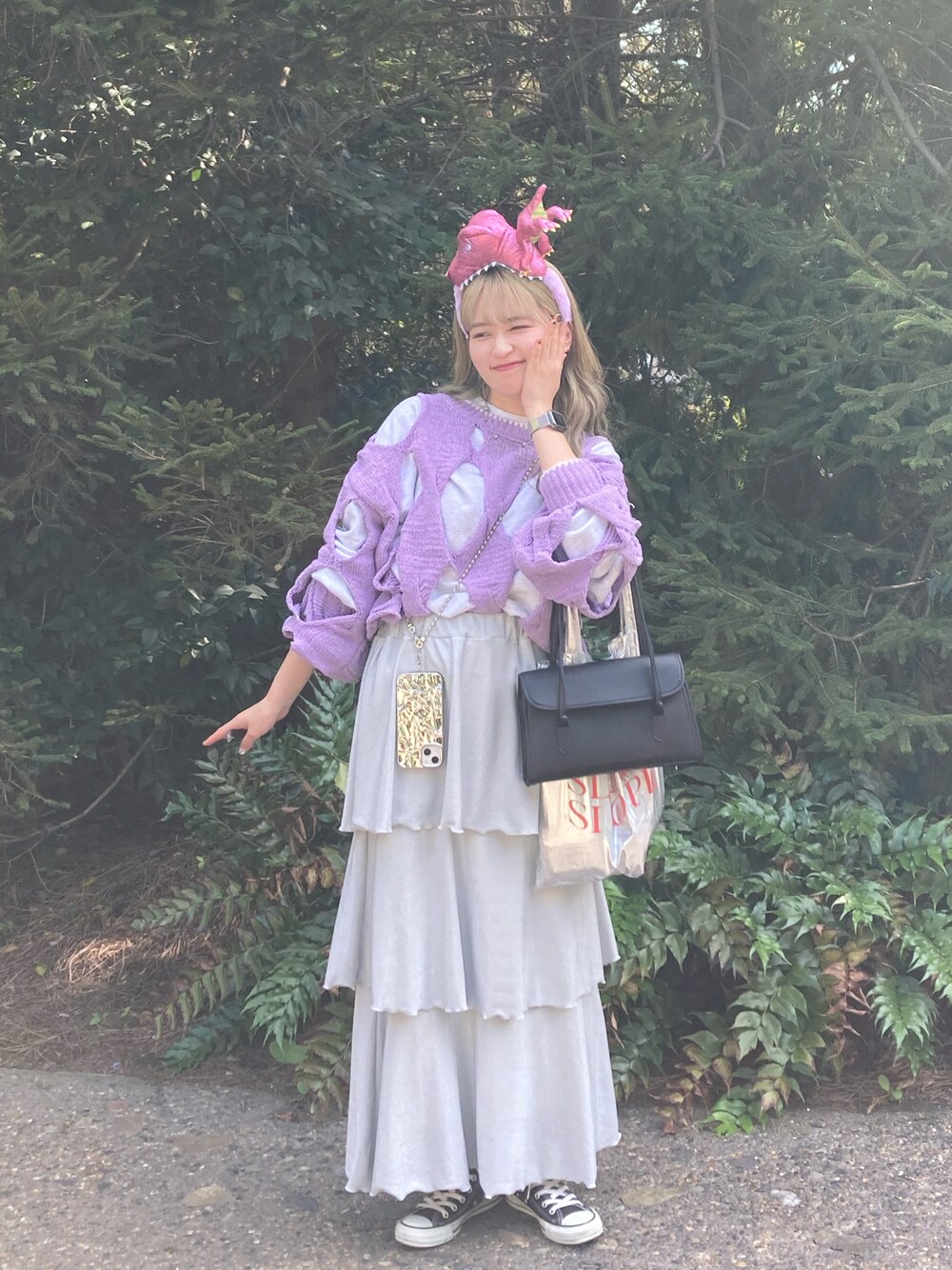 「重ね着ベストシーズン、秋のコーデ、秋冬コーデ、オトナカジュアル、シンプルコーデ、スカートスタイル、秋服コーデ、ニット、ユニバ、ピンク、おしゃれさんと繋がりたい、お洒落さんとつながりたい、いいね、save、フォローお願いします🤑、コンバース、スウェット」｜「CIAOPANICのアイテム（ニット/セーター、ピンク系）」を使った、ミドリさん（レディース・160cm）の秋コーディネートの1枚目の写真