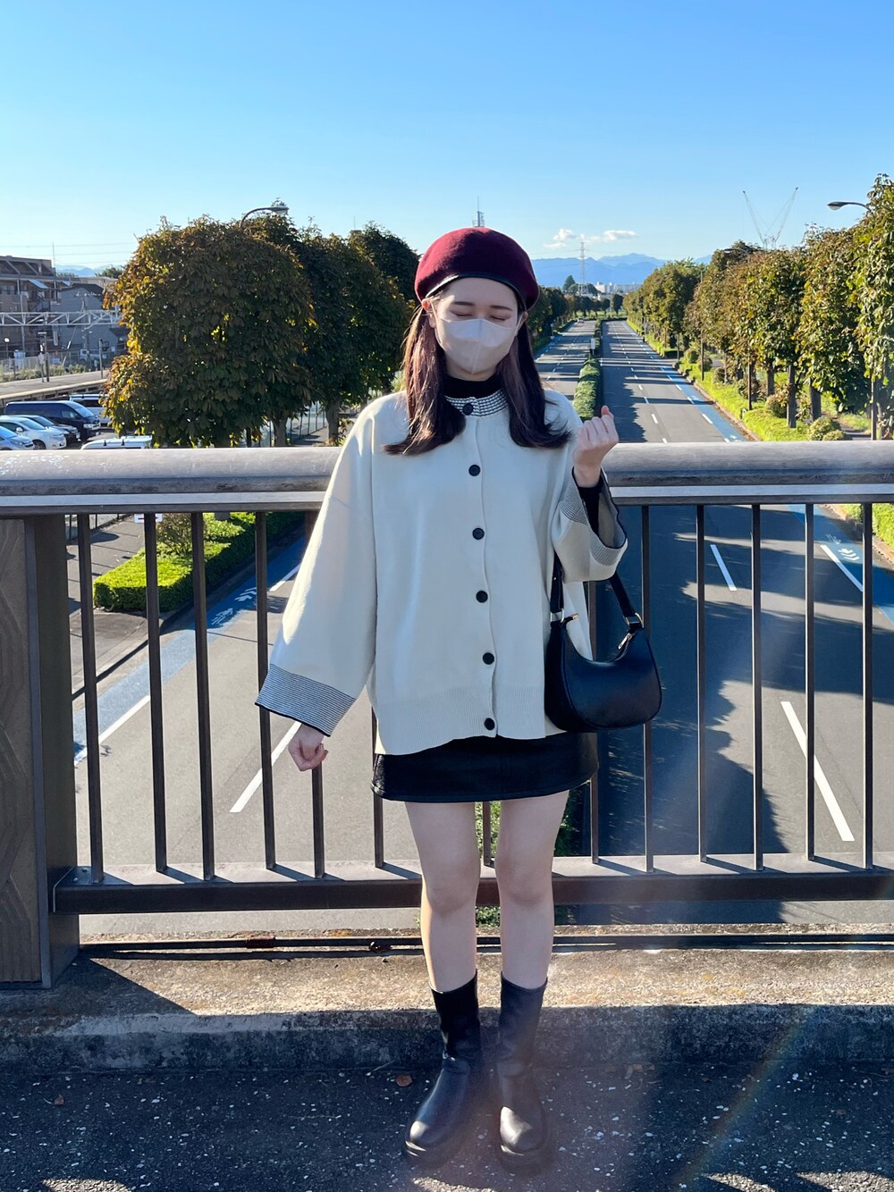 「きれいめカジュアル、お出かけコーデ、冬コーデ、大人コーデ、冬服、休日スタイル、ootd、お洒落さんとつながりたい、カーディガン、いいね、save、フォローお願いします🤑、帽子、ガーリー、骨格ウェーブ、シンプルスタイル、ブーツ」｜「SLYのアイテム（ハンチング/ベレー帽、レッド系）」を使った、ミドリさん（レディース・160cm）の冬コーディネートの1枚目の写真