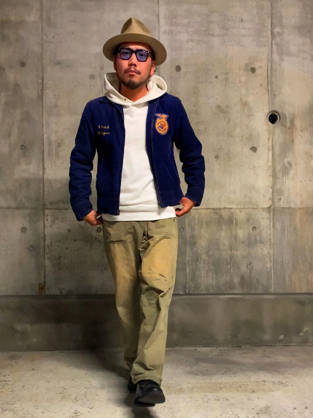 「秋服、古着、古着コーデ、ヴィンテージ、古着MIX、秋ルック紹介するよ、40代ファッション、カーゴパンツ、ワークパンツ、アメカジ、ミリタリー、vintage、コーデュロイ、へリンボーン、パーカー」｜「VINTAGEの40's DOBBS WESTWORD（ハット、ベージュ系）」を使った、Ri Maさん（メンズ・171cm）の秋コーディネートの1枚目の写真