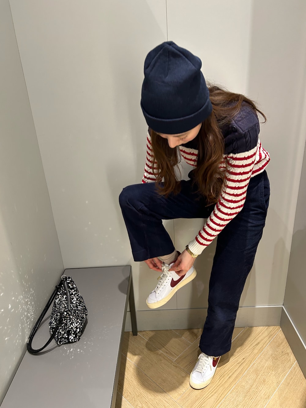 「大人カジュアル、スニーカー、カジュアル、カジュアルコーデ、NIKE、ナイキ、GAP、TOMMY HILFIGER、Dickies、ボーダー、shein、ラメ、ニット、ニット帽」｜「GAPのビーニー ニットキャップ（ニットキャップ/ビーニー、ブルー系）」を使った、Yukaさん（レディース・167cm）の冬コーディネートの1枚目の写真