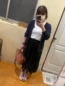 「GIORDANO（ジョルダーノ）のアイテム（Tシャツ/カットソー、ホワイト系）」を使った、smile ouさん（レディース・160cm）の秋コーディネート
