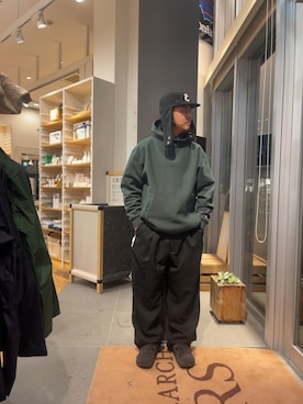 「アイテム（パーカー）」を使った、下田海秀さん（メンズ・168cm）の秋コーディネート