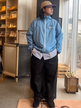 「patagonia（パタゴニア）のアイテム（ジャケット/アウター、ブルー系）」を使った、下田海秀さん（メンズ・168cm）の春コーディネート