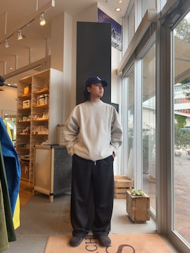 「アイテム（スウェット）」を使った、下田海秀さん（メンズ・168cm）の秋コーディネート