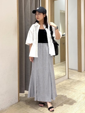 「VIS（ビス）のロゴマーク刺繍キャップ（キャップ、ブラック系）」を使った、スズさん（レディース・152cm）の春コーディネート