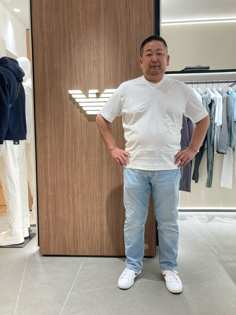 「EMPORIO ARMANIの【エンポリオ アルマーニ】ASV VネックTシャツ リヨセル混紡ジャージー（Tシャツ/カットソー、ホワイト系）」を使った、0129evolutionさん（メンズ・165cm）の夏コーディネートの1枚目の写真