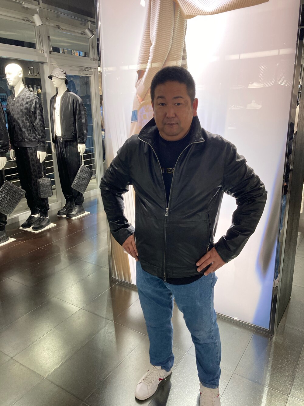 「AXchange」｜「ARMANI EXCHANGEのアイテム（その他アウター、ブラック系）」を使った、0129evolutionさん（メンズ・165cm）の秋コーディネートの1枚目の写真