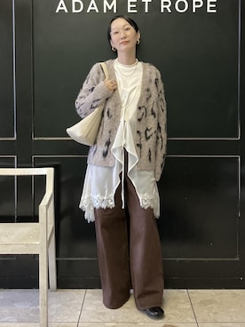 「ADAM ET ROPE'（アダムエロペ）のヘムレースシアージレ（シャツ/ブラウス）」を使った、MATSUMURAさん（レディース・159cm）の冬コーディネート