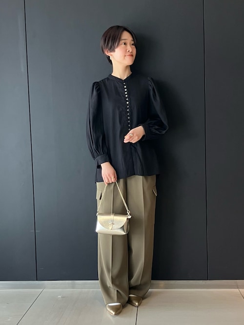 マルティニーク　新品タグ付き美脚センタープレスカーゴパンツ マルティニーク 新品タグ付き美脚センタープレスカーゴパンツ