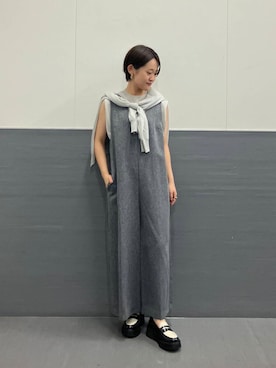 「アイテム（オールインワン・サロペット、グレー系）」を使った、オナカさん（レディース・153cm）の秋コーディネート