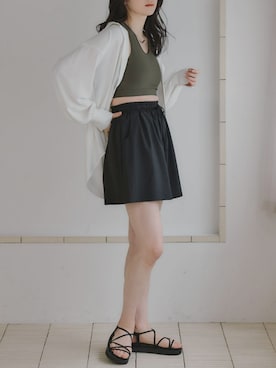 「nissen（ニッセン）の高身長　フレアショートパンツ（ＵＶカット・接触冷感）（トールサイズ）（ラッシュガード、ブラック系）」を使った、nissen Tall Modelsさん（レディース・173cm）の夏コーディネート