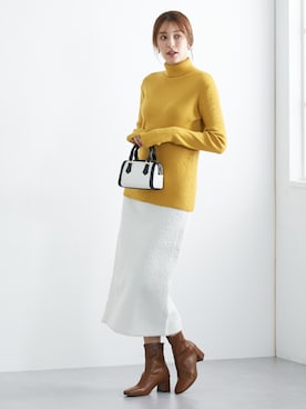 「アイテム（スカート）」を使った、nissen Tall Modelsさん（レディース・173cm）の秋コーディネート