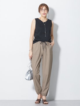 「nissen（ニッセン）の高身長　ジョガーパンツ（ＵＶカット・接触冷感）丈長め・トールサイズ（パンツ、ブラウン系）」を使った、nissen Tall Modelsさん（レディース・173cm）の春コーディネート