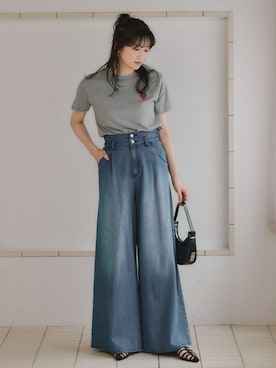 「nissen（ニッセン）の高身長　ハイウエストタックデニムワイドパンツ　丈長め・トールサイズ　Essenave（パンツ、ブルー系）」を使った、nissen Tall Modelsさん（レディース・173cm）の夏コーディネート