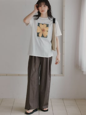 「slattgir（スラットジール）の高身長　プリントTシャツ（トールサイズ）Essenave（Tシャツ/カットソー、ホワイト系）」を使った、nissen Tall Modelsさん（レディース・173cm）の夏コーディネート