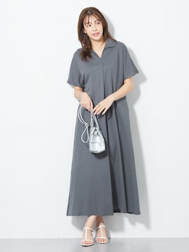 「nissen（ニッセン）の高身長　美ラクRUタッチシャツワンピース（接触冷感・抗菌防臭・UVカット・遮熱）（トールサイズ）（ワンピース、グレー系）」を使った、nissen Tall Modelsさん（レディース・173cm）の春コーディネート