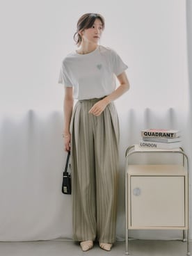 「slattgir（スラットジール）の高身長　リネンストライプタックワイドパンツ（トールサイズ）Essenave（その他パンツ、ホワイト系）」を使った、nissen Tall Modelsさん（レディース・173cm）の夏コーディネート