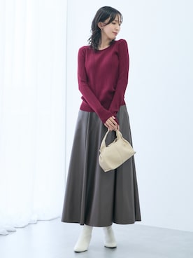 「アイテム（スカート）」を使った、nissen Tall Modelsさん（レディース・176cm）の秋コーディネート