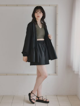 「nissen（ニッセン）の高身長　フレアショートパンツ（ＵＶカット・接触冷感）（トールサイズ）（ラッシュガード、ブラック系）」を使った、nissen Tall Modelsさん（レディース・173cm）の夏コーディネート