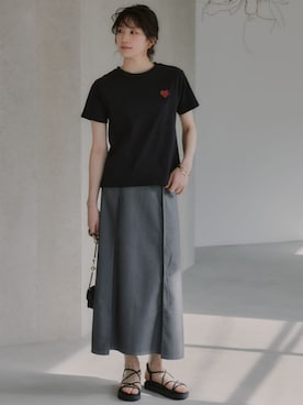 「nissen（ニッセン）の高身長　綿１００％ハートラメ刺しゅうTシャツ（トールサイズ）Essenave（Tシャツ/カットソー、ブラック系）」を使った、nissen Tall Modelsさん（レディース・173cm）の夏コーディネート