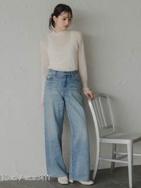 「nissen（ニッセン）の高身長　デニムワイドストレートパンツ（選べる2レングス)　丈長め・トールサイズ　Essenave（パンツ、ブルー系）」を使った、nissen Tall Modelsさん（レディース・174cm）の秋コーディネート
