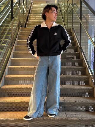 adidas（アディダス）の「ニュートラルコート デニムパンツ