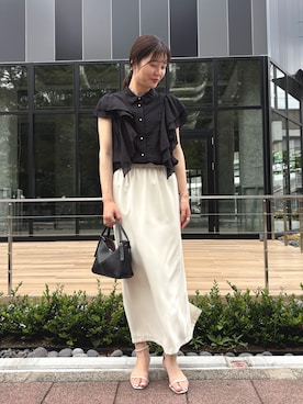 「MICO COULIER（ミコクリエ）のシアー千鳥フリルブラウス（シャツ/ブラウス、ブラック系）」を使った、higuchiさん（レディース・162cm）の春コーディネート