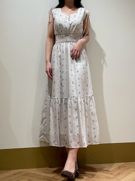 「31 Sons de mode（トランテアン　ソン　ドゥ　モード）の2026春夏新作 花柄ノースリーブワンピース（ワンピース、ホワイト系）」を使った、モユク札幌店さん（レディース・159cm）の春コーディネート