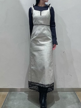 「アイテム（ジャンパースカート）」を使った、モユク札幌店さん（レディース・159cm）の冬コーディネート