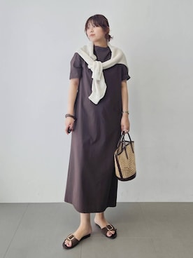 「BABYLONE（バビロン）の【多機能素材】撥水ロングワンピース（ワンピース、ブラウン系）」を使った、ISHIIさん（レディース・166cm）の春コーディネート