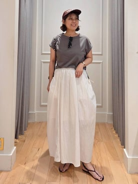 「BABYLONE（バビロン）のロールアップTシャツ（Tシャツ/カットソー、グレー系）」を使った、ISHIIさん（レディース・166cm）の夏コーディネート