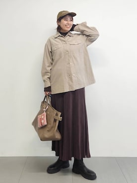 「アイテム（ポーチ）」を使った、ISHIIさん（レディース・166cm）の秋コーディネート