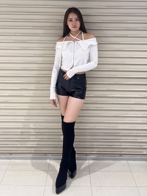 ハイウエストフェイクレザーショートパンツ（その他パンツ）｜GYDA