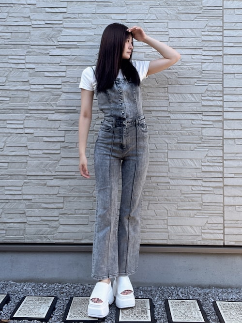 ケミカルBACKリボンデニムロンパース