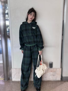 「アイテム（オールインワン・サロペット）」を使った、胡熊もえさん（レディース・153cm）の秋コーディネート