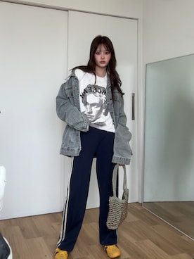 「アイテム（デニムジャケット）」を使った、胡熊もえさん（レディース・153cm）の秋コーディネート