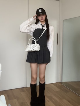 「アイテム（レッグウォーマー）」を使った、胡熊もえさん（レディース・153cm）の秋コーディネート