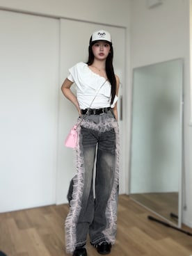 「DIESEL（ディーゼル）のアイテム」を使った、胡熊もえさん（レディース・153cm）の秋コーディネート