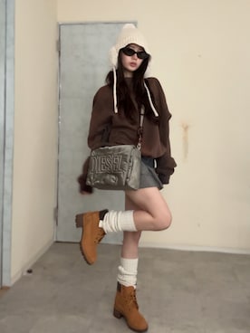 「アイテム（デニムスカート）」を使った、胡熊もえさん（レディース・153cm）の冬コーディネート