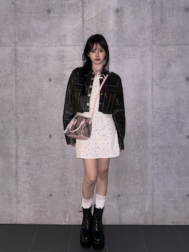 「TIFFANY&Co.（ティファニー）のアイテム（ネックレス）」を使った、胡熊もえさん（レディース・153cm）の秋コーディネート