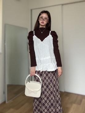 「アイテム（ヘアピン）」を使った、胡熊もえさん（レディース・153cm）の秋コーディネート
