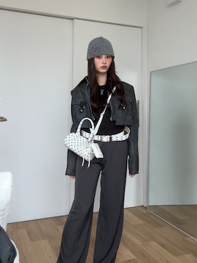 「アイテム（ベルト）」を使った、胡熊もえさん（レディース・153cm）の秋コーディネート