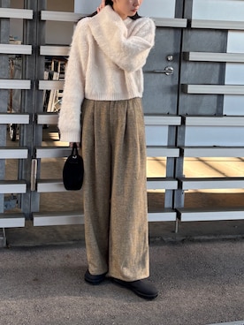 「アイテム（スリッポン）」を使った、AYAMEさん（レディース・167cm）の秋コーディネート