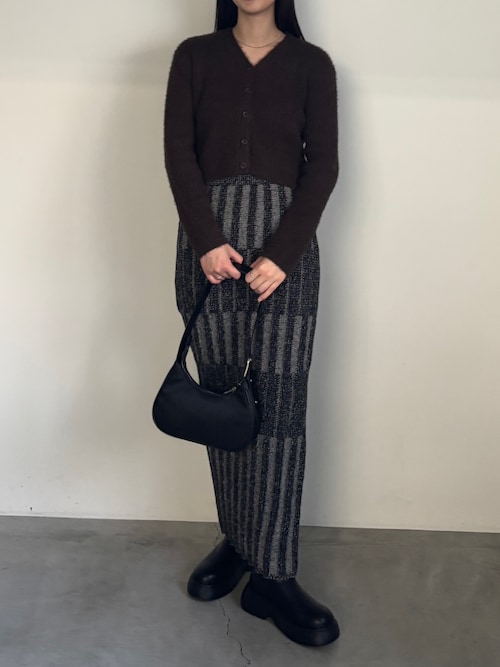 今期完売品【雑誌掲載】カーヴィーネックジレ　ブラック セール】Vネックシャギーリブショートカーディガン（カーディガン