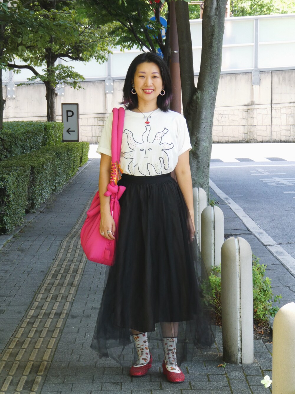 「きれいめカジュアル、さらっと晴れやかスナップ、夏コーデ、初夏コーデ、古着MIX、夏だ！Tシャツ着よう！、チュールスカート」｜「YOKIHIのアイテム（Tシャツ/カットソー、その他）」を使った、yokihikmさん（レディース・166cm）の夏コーディネートの1枚目の写真