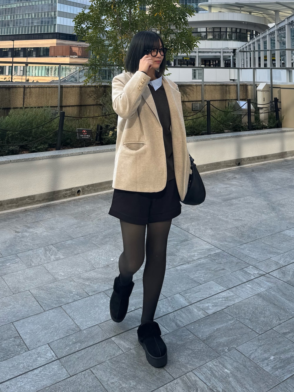 「ジャケット、大人女子、今日のコーデ、ootd、おしゃれさんと繋がりたい、いいね、save、フォローお願いします🤑、オトナカワイイ、ニットコーデ」｜「me+em selectの【 ２２０デニール 】あったか裏起毛ストッキングフェイクタイツ（タイツ/ストッキング、ブラック系）」を使った、kurumiさん（骨格ウェーブ・レディース・166cm）の冬コーディネートの1枚目の写真