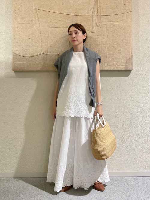 刺繍ノースリーブプルオーバー