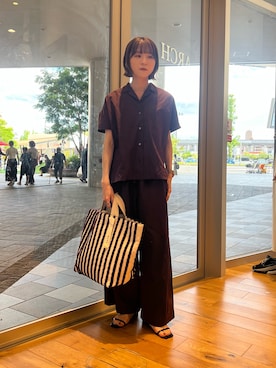 「かぐれ（カグレ）のコットンフレンチスリーブシャツ（シャツ/ブラウス、ブラウン系）」を使った、araiさん（レディース・161cm）の夏コーディネート