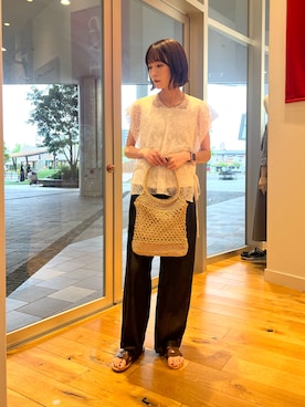 「RODE SKO（ロデスコ）のメタリックヤーントートバッグ（トートバッグ、ゴールド系）」を使った、araiさん（レディース・161cm）の夏コーディネート